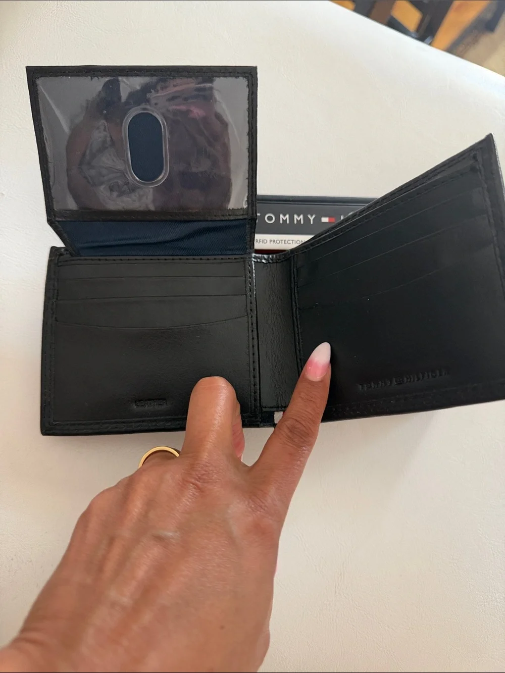 Tommy Hilfiger Black Leather wallet